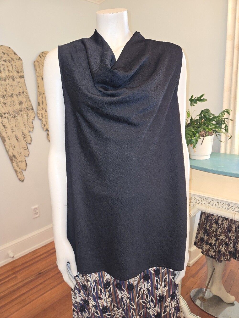 Anne Klein Black Sleeveless Drape Neck Size Large